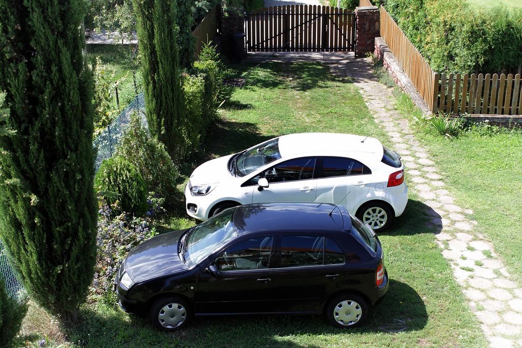 Voeroesko Apartmanhaz Révfülöp Buitenkant foto